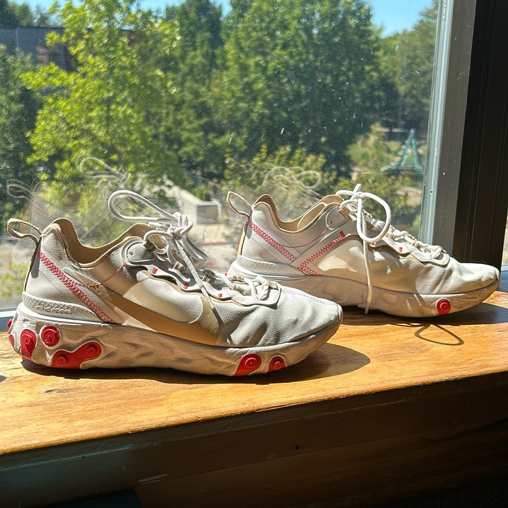 Nike React white w/orange accents women’s 8.5